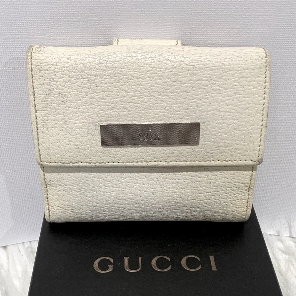 GUCCI Creamy White Textured Compact Wallet Vintage